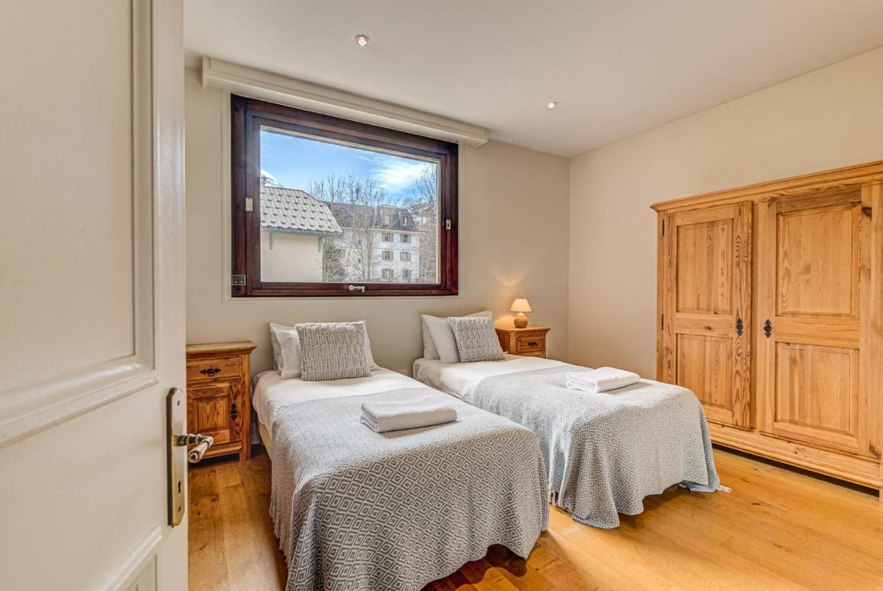 Apartment President - Alpes Travel - Central Chamonix - Sleeps 12 ภายนอก รูปภาพ