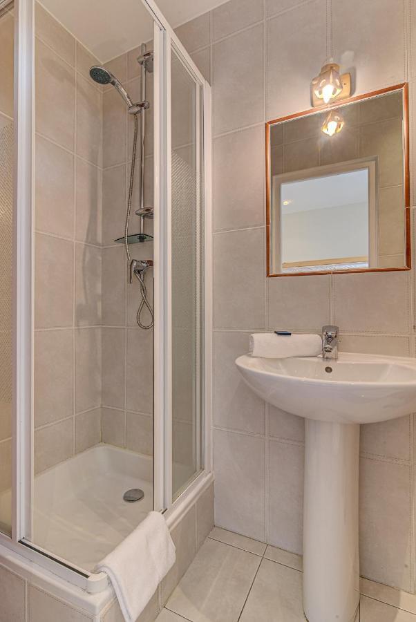 Apartment President - Alpes Travel - Central Chamonix - Sleeps 12 ภายนอก รูปภาพ